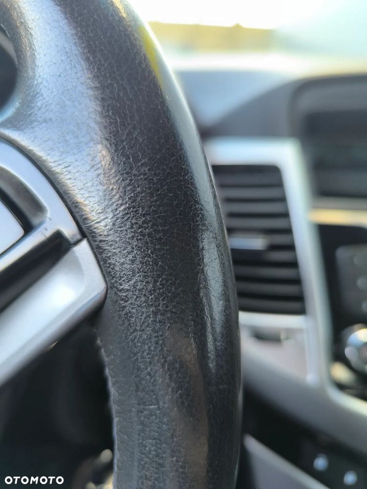Chevrolet Cruze 1.6 LS - 33