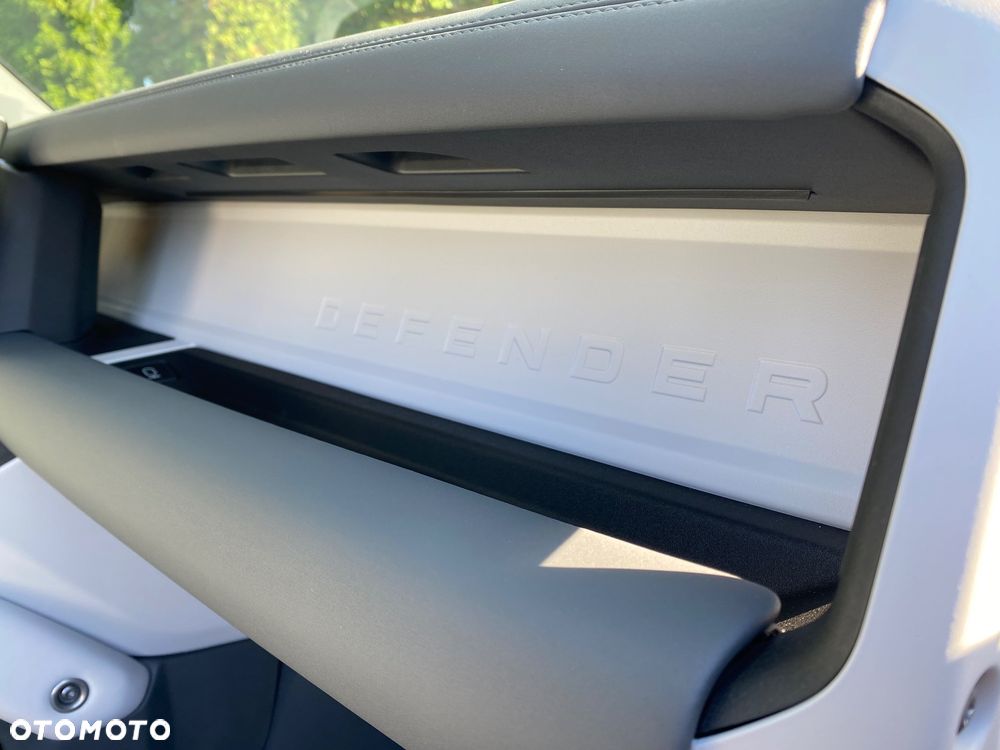 Land Rover Defender 130 D350 X-Dynamic SE - 21