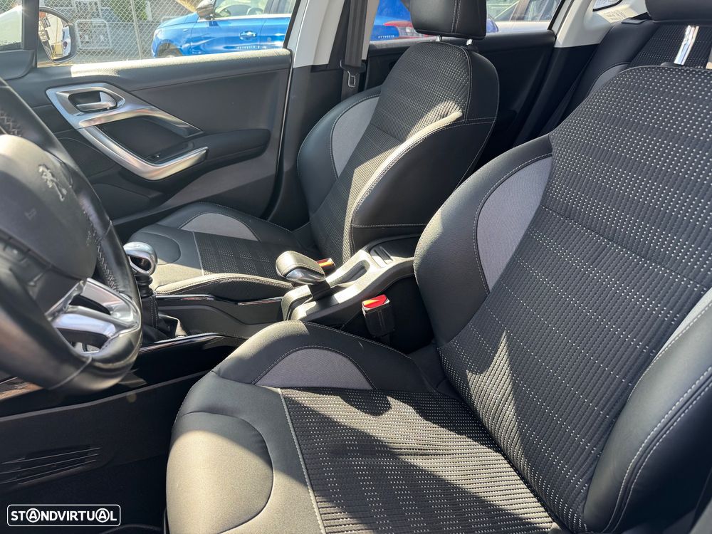 Peugeot 2008 1.2 PureTech Allure - 7