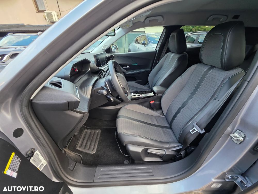Peugeot 2008 PureTech 130 EAT8 GT Pack - 22