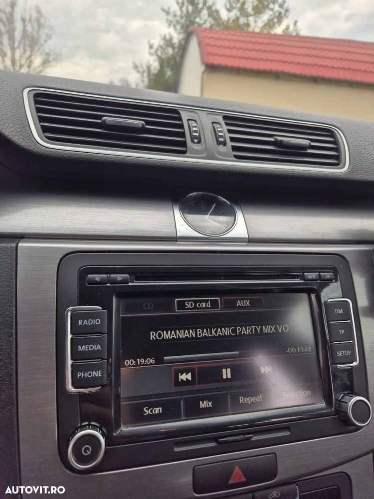 Volkswagen Passat 2.0 TDI Blue TDI Comfortline - 10