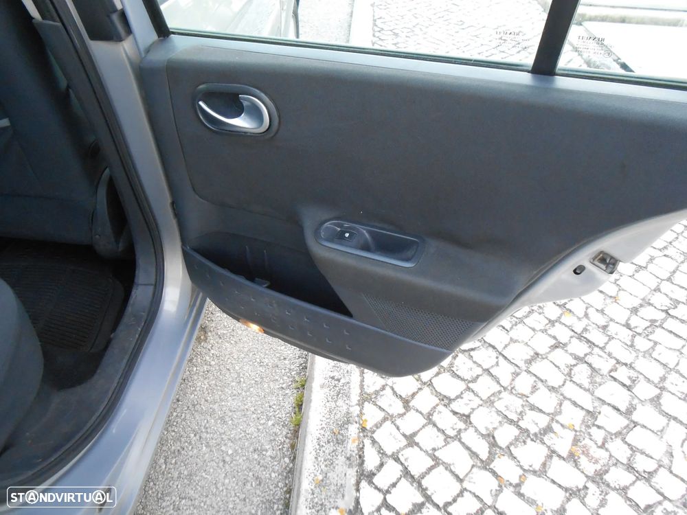 Renault Mégane 1.5 dCi Confort Dynamique - 21