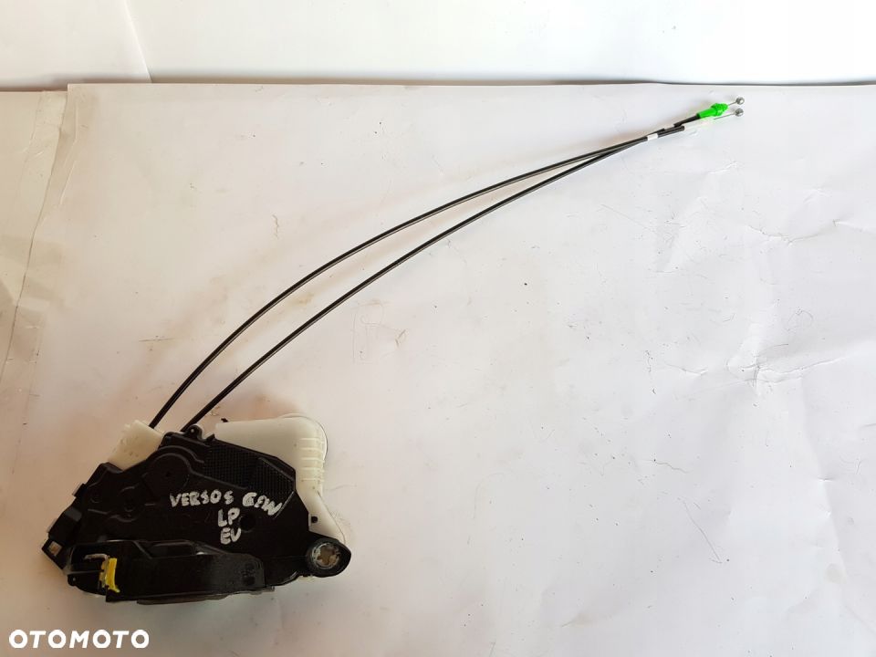 zamek drzwi lewy przód toyota verso s