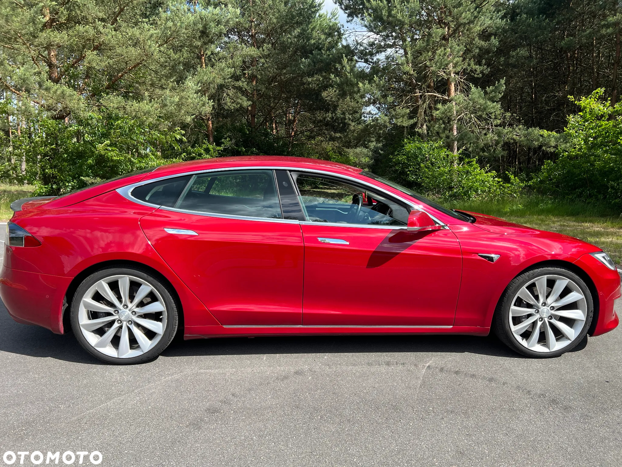 Tesla Model S - 12