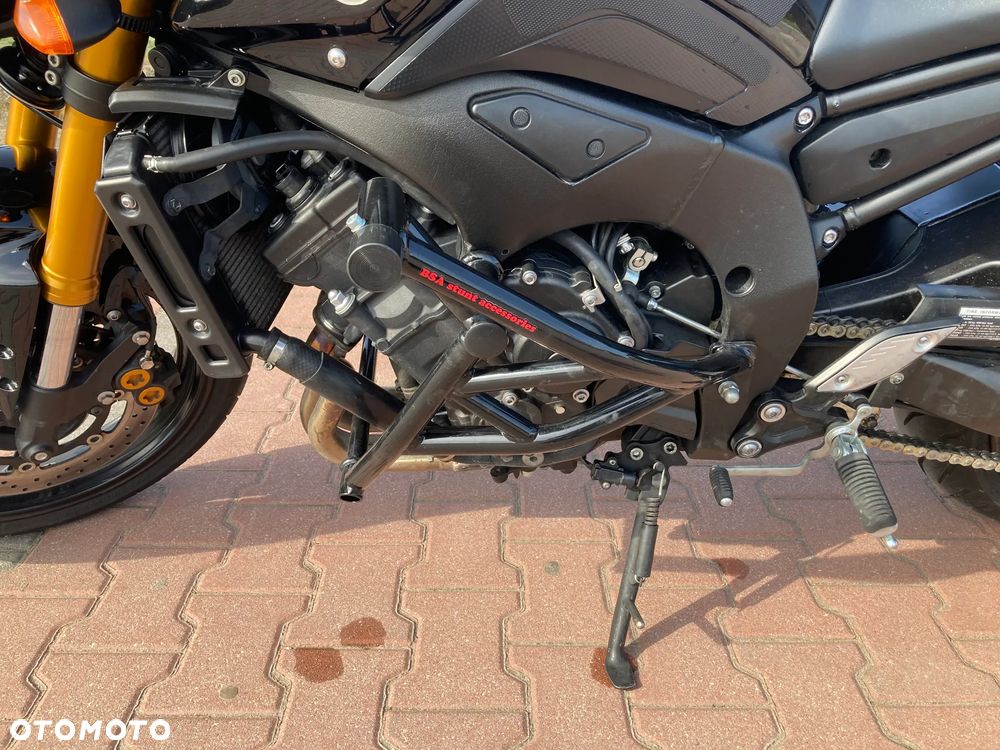 Yamaha FZ8 - 11
