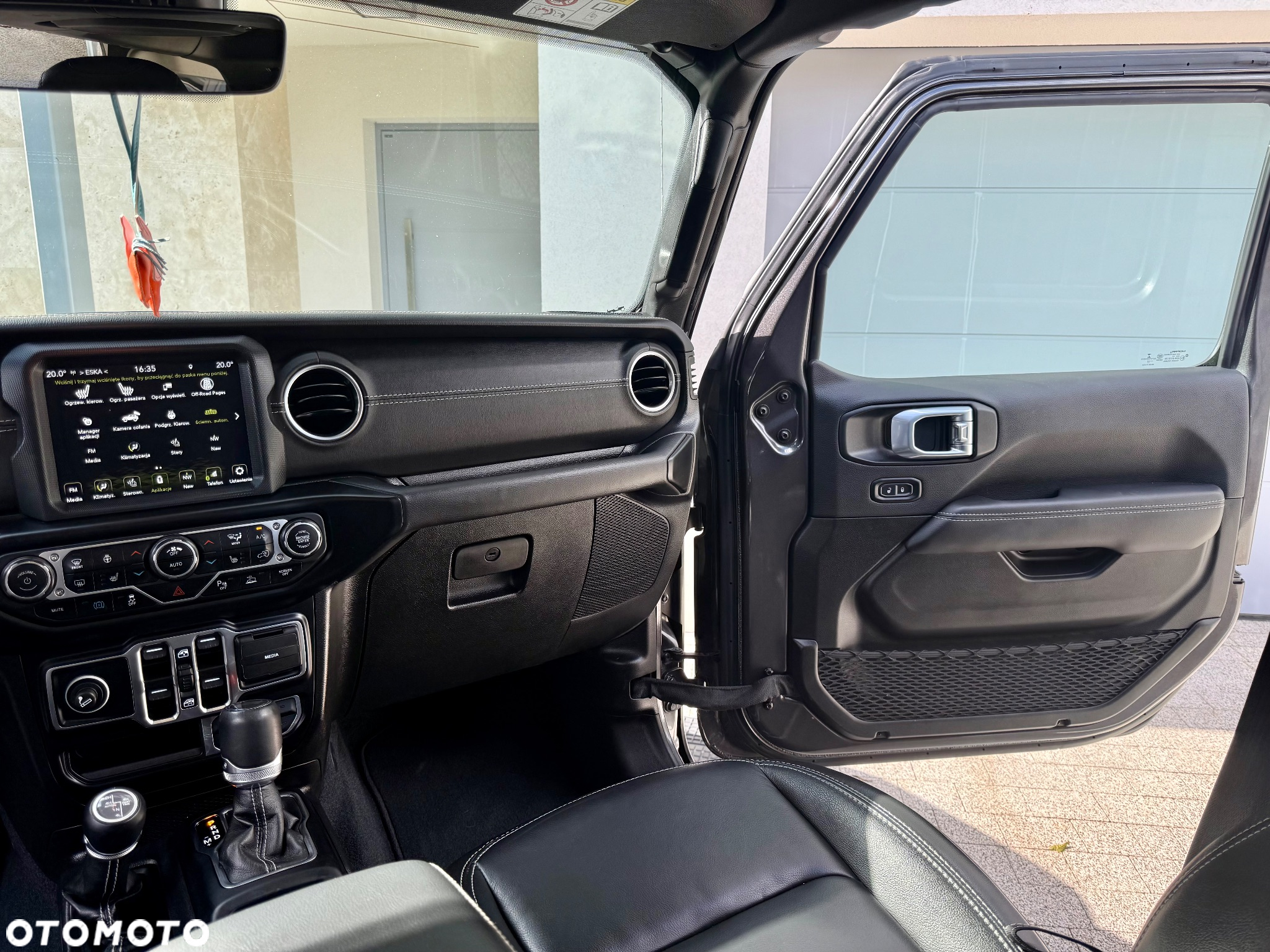 Jeep Wrangler - 20
