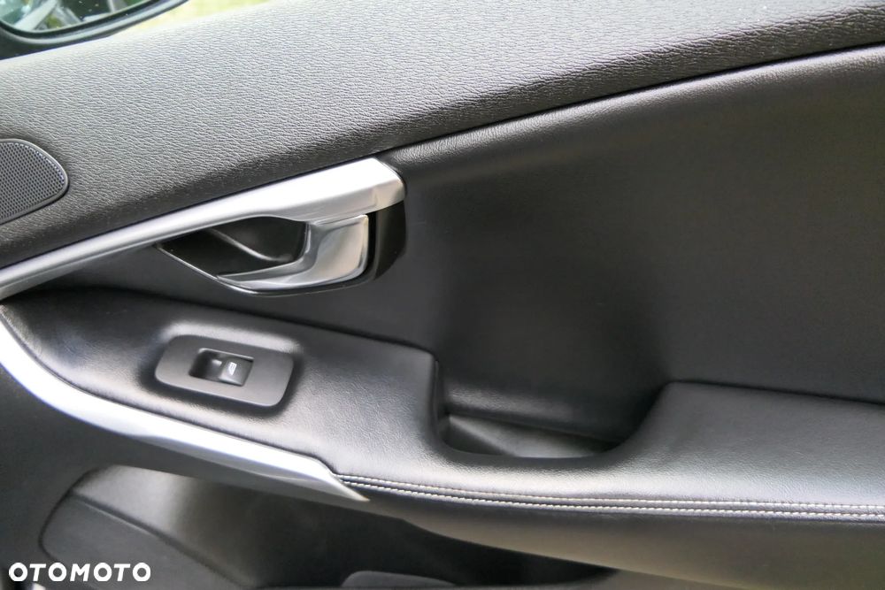 Volvo V40 D2 RDesign - 37