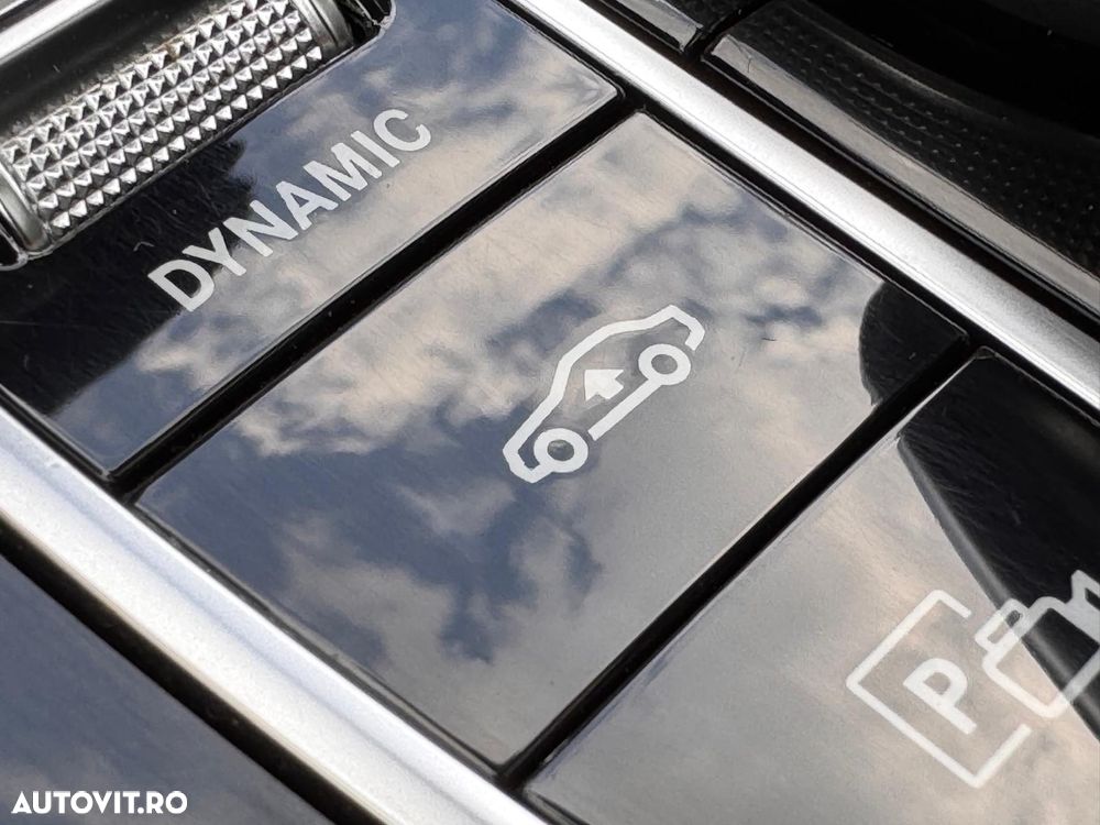 Mercedes-Benz E 220 d 4MATIC Aut. - 31