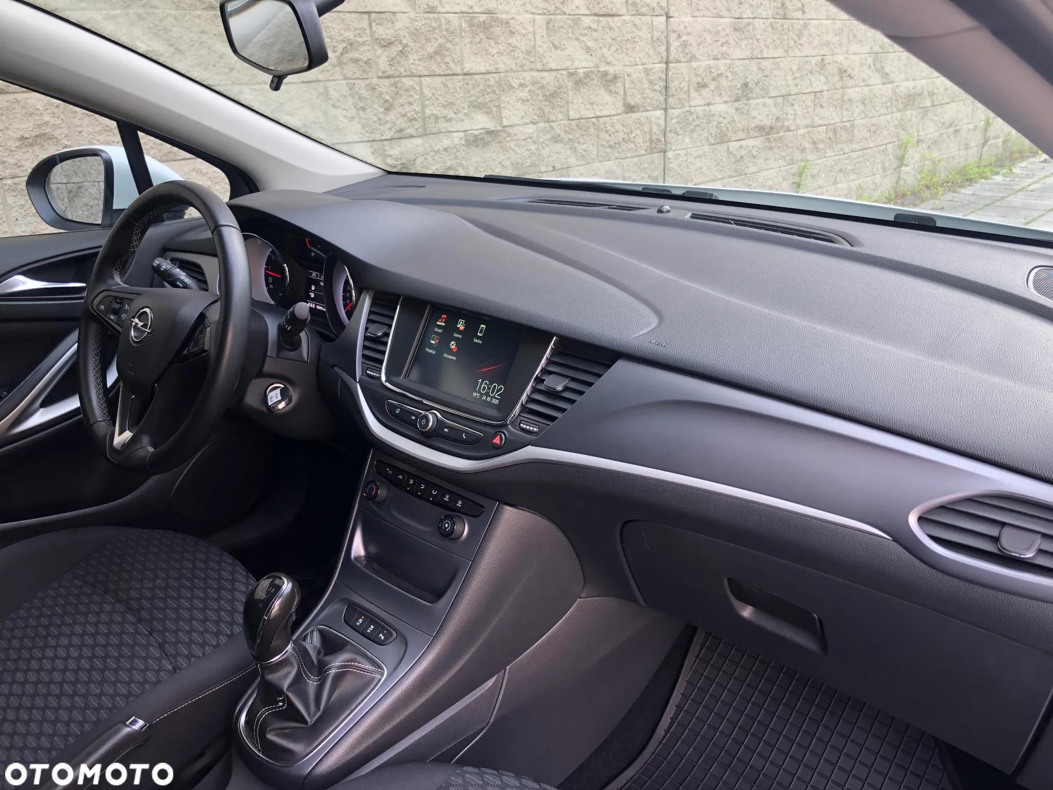 Opel Astra 1.4 Turbo Start/Stop Sports Tourer Edition - 25