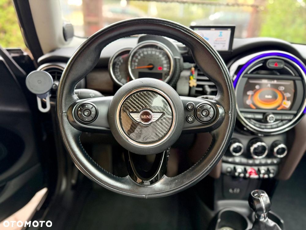 MINI Cooper Standard - 24