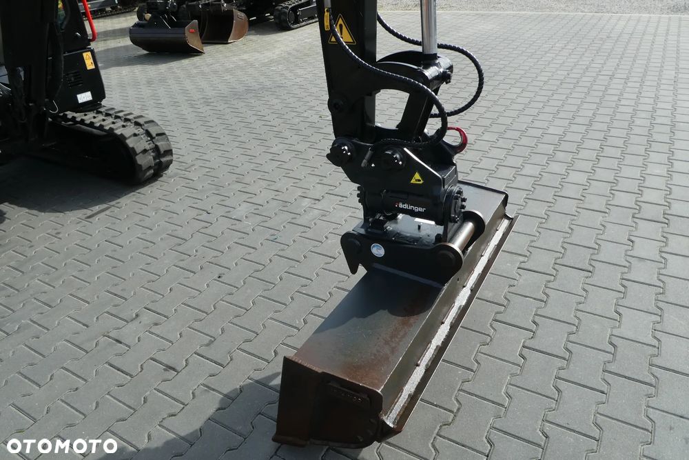 Caterpillar 302,7 Z NIEMIEC SPECIAL EDITION - 10