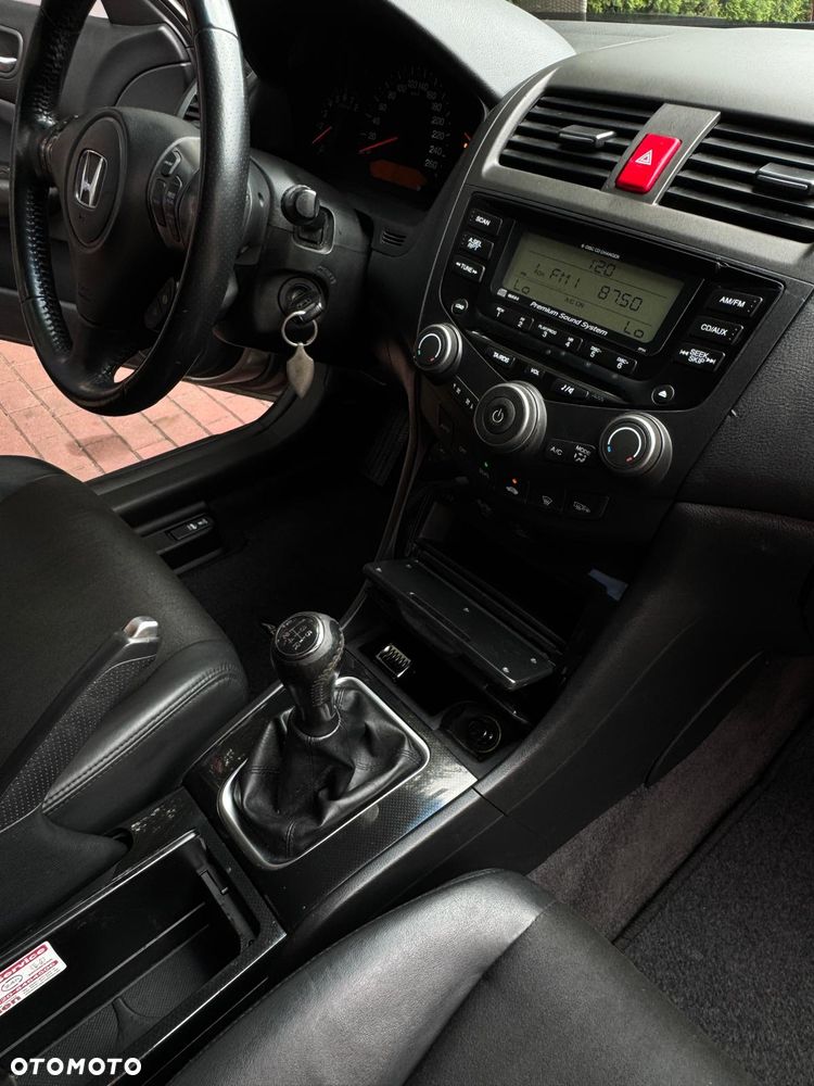 Honda Accord 2.0 Executive - 23