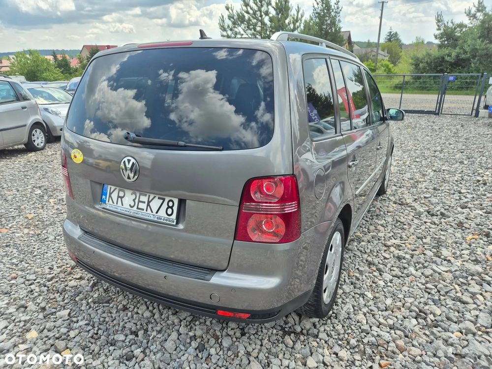 Volkswagen Touran 2.0 TDI DPF Highline DSG - 10