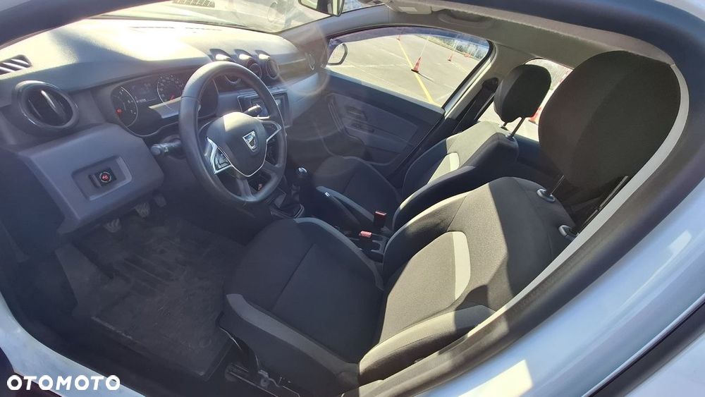 Dacia Duster 1.6 SCe Access S&S - 9