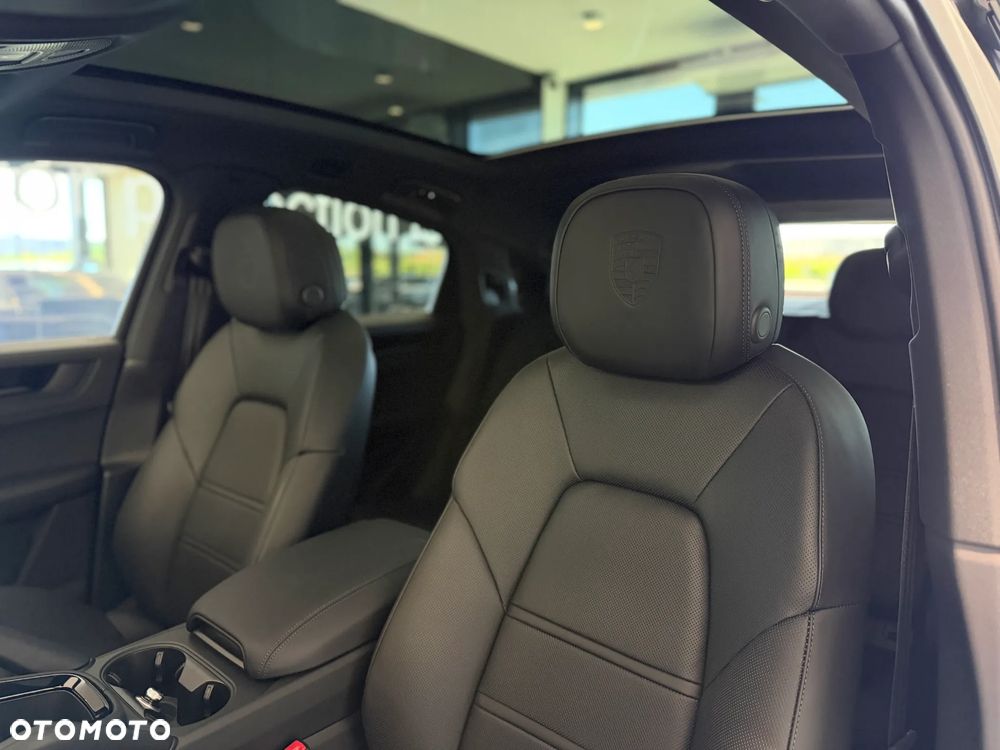 Porsche Cayenne E-Hybrid PHEV Black Edition - 16