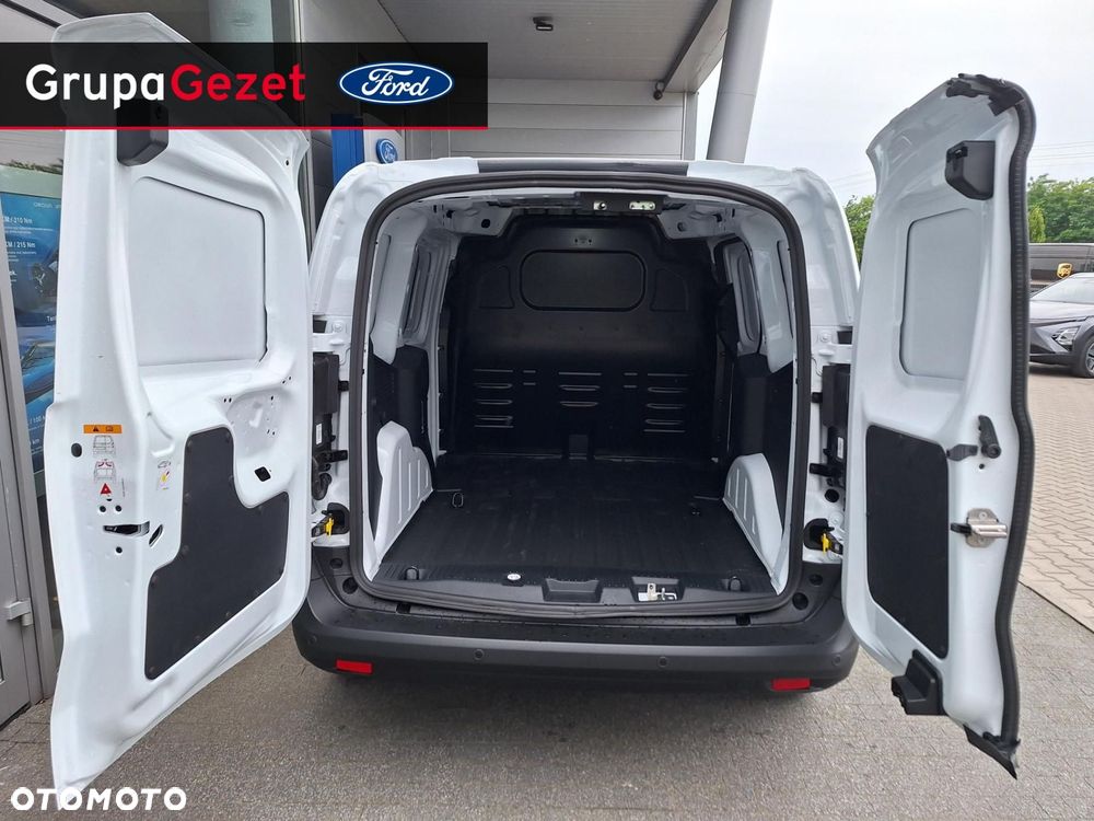 Ford Transit Courier - 22