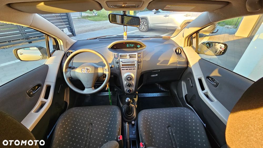 Toyota Yaris 1.3 Luna A/C - 10