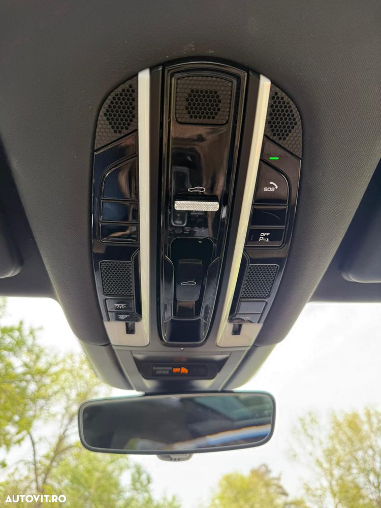 Porsche Cayenne - 25