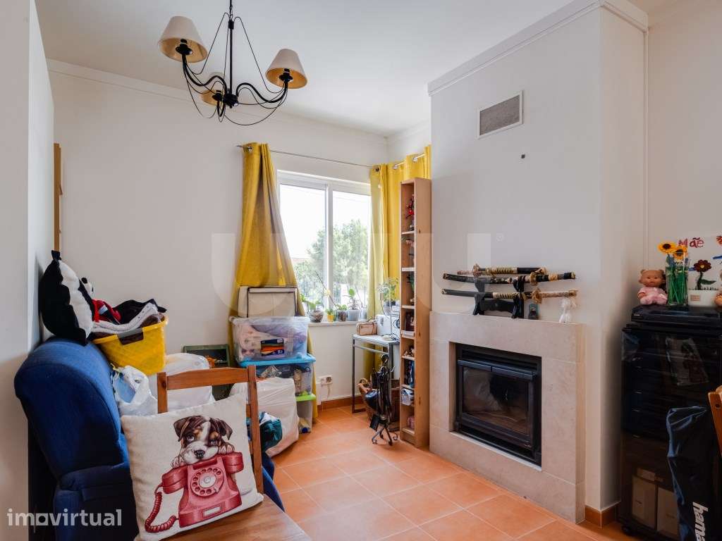 Moradia T3 com Garagem e Quintal em Zona Residencial Tranquila - Grande imagem: 5/24