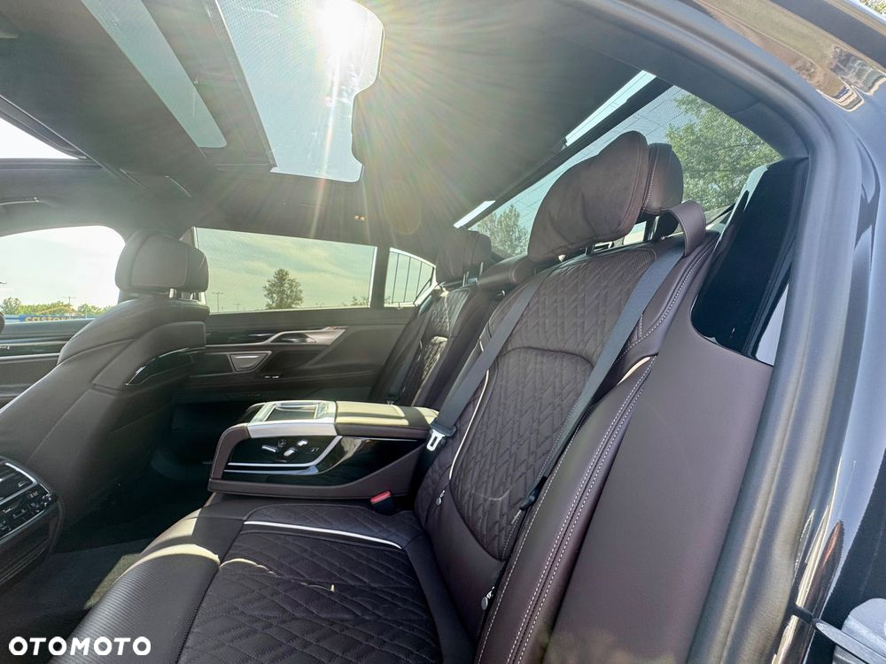 BMW Seria 7 740Ld xDrive - 26