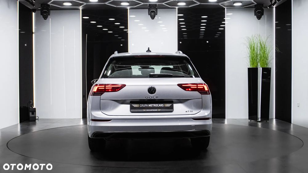 Volkswagen Golf 1.5 eTSI Life DSG - 6