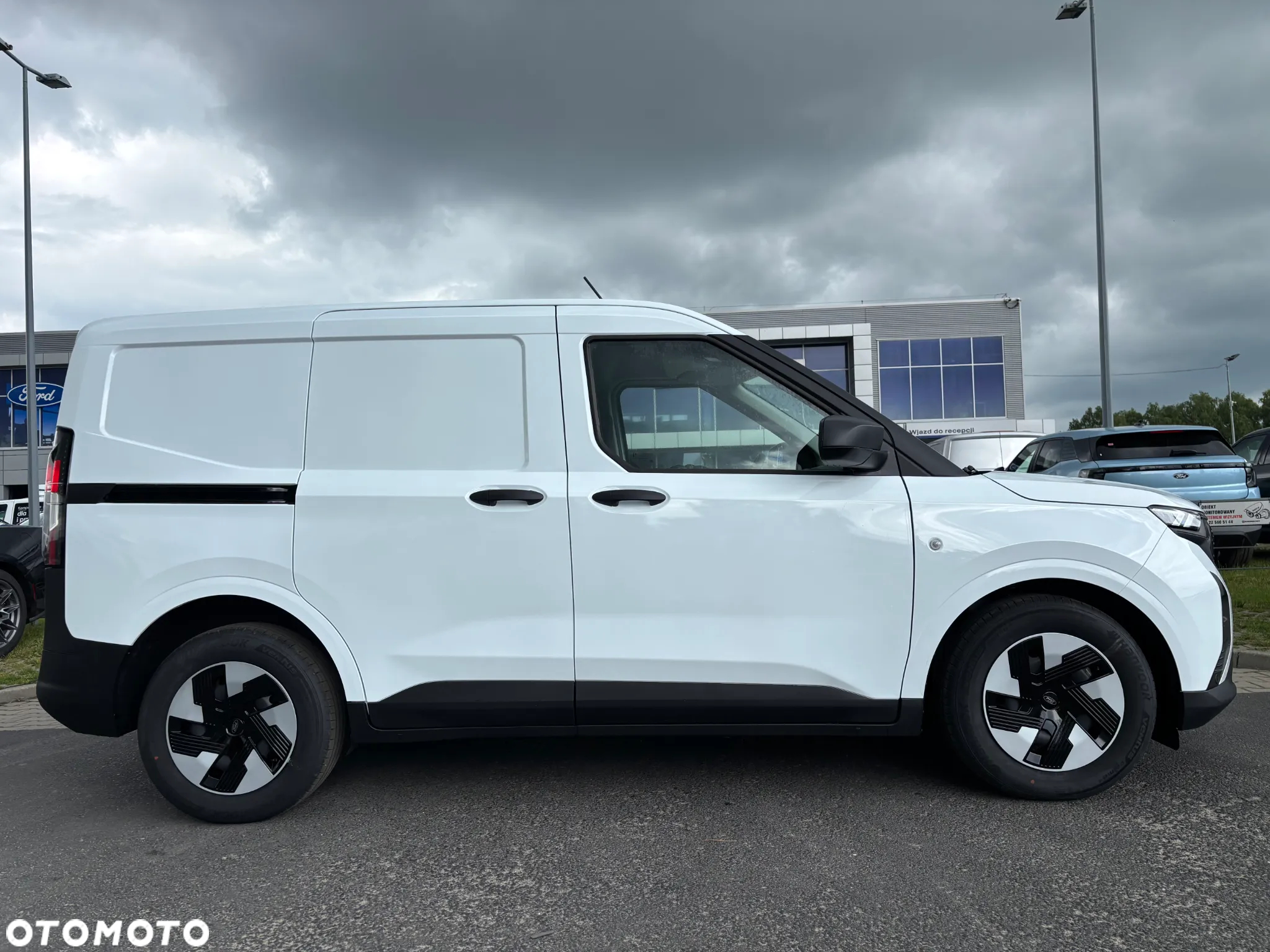 Ford Transit E-Courier Van - 8