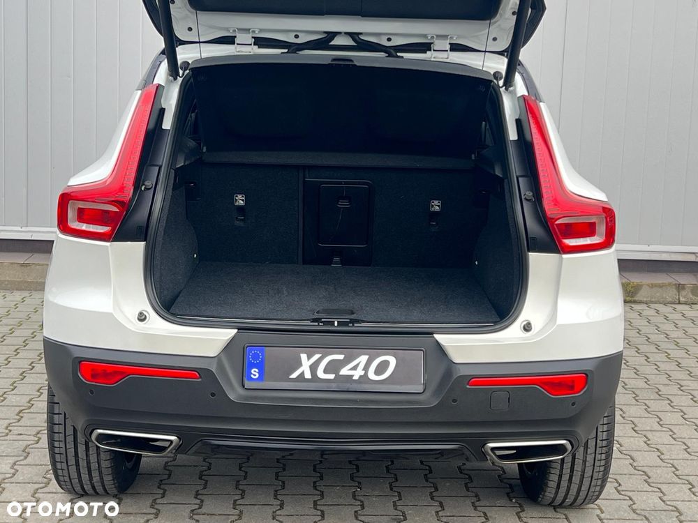 Volvo XC 40 T5 AWD R-Design - 17