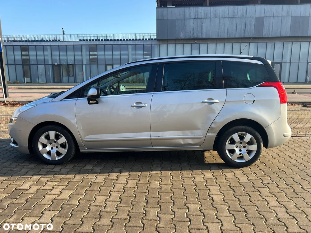 Peugeot 5008 - 5