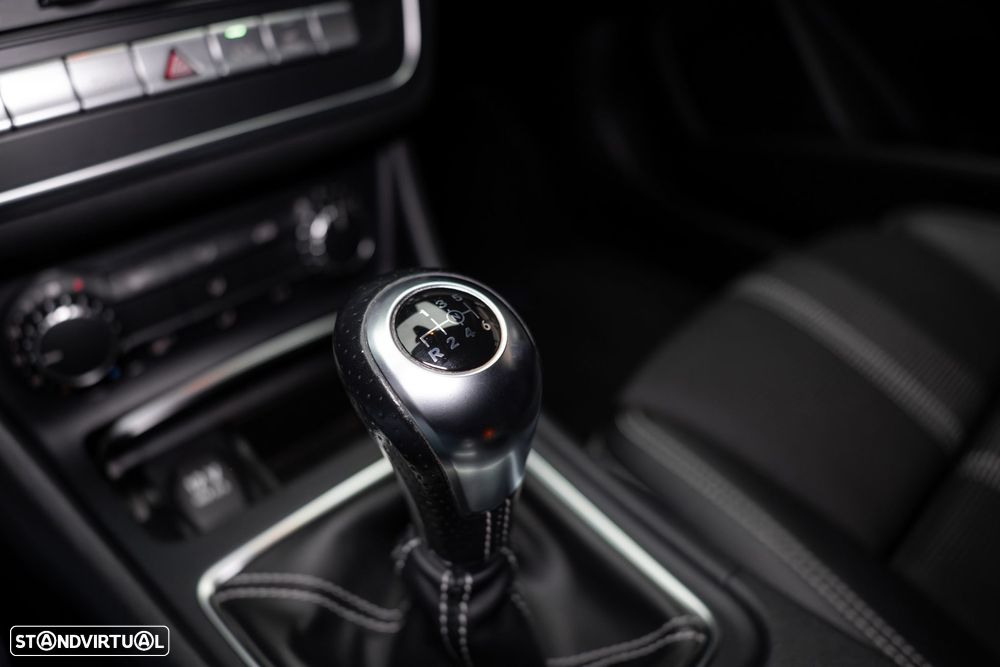 Mercedes-Benz CLA 180 d Urban - 55