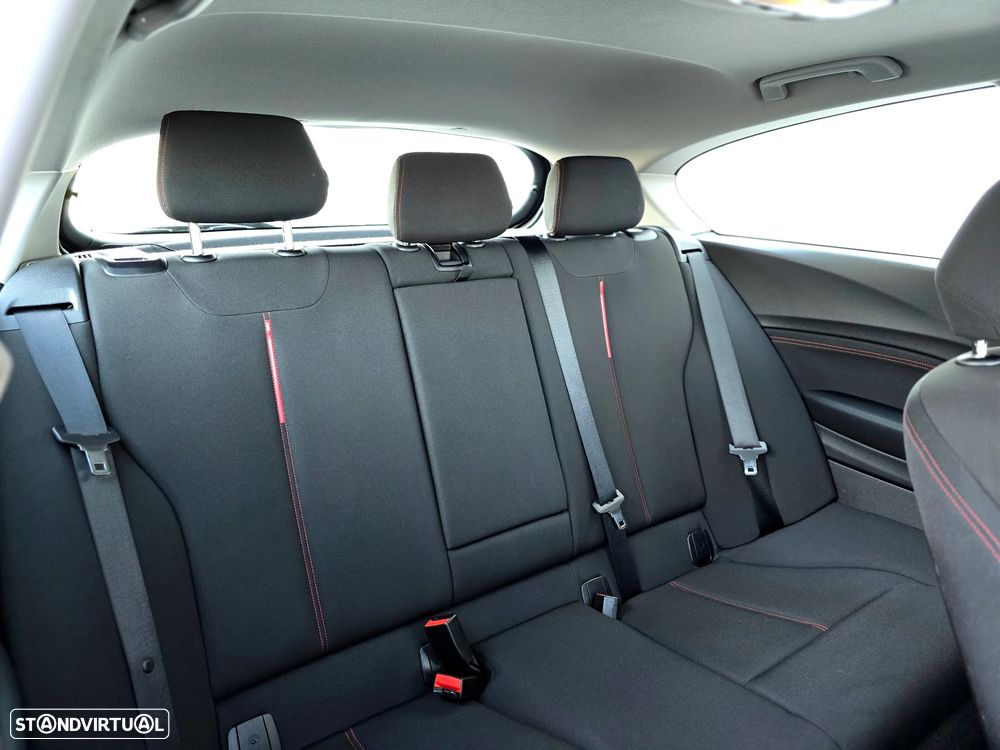 BMW 118 i Sport Line - 32