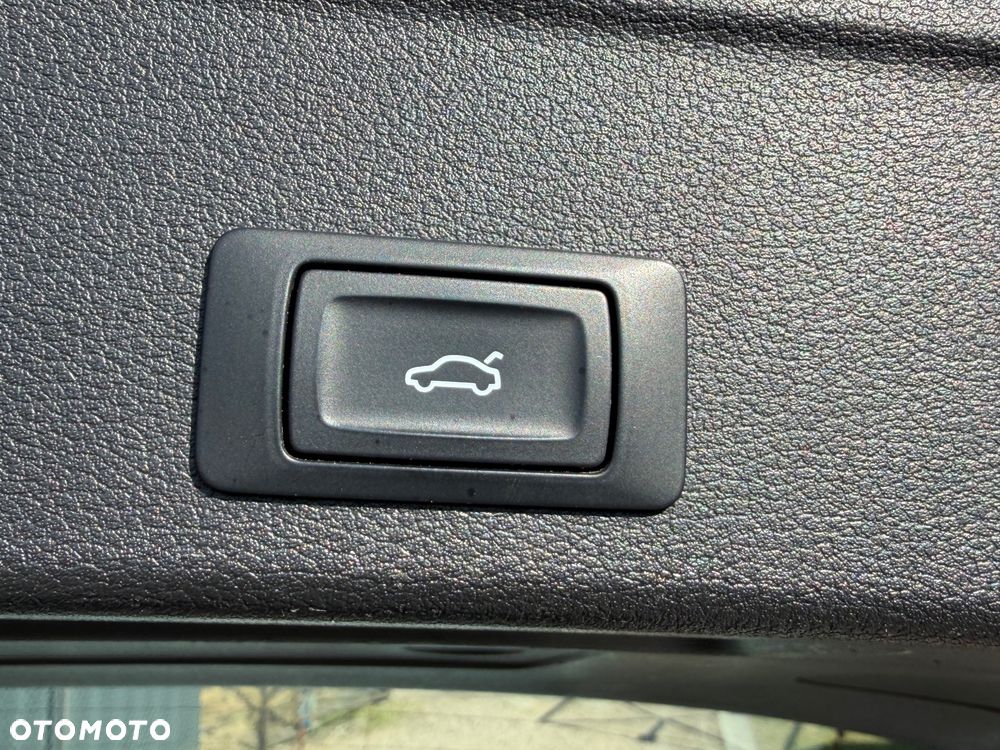 Audi A4 Avant 2.0 TDI S tronic - 37