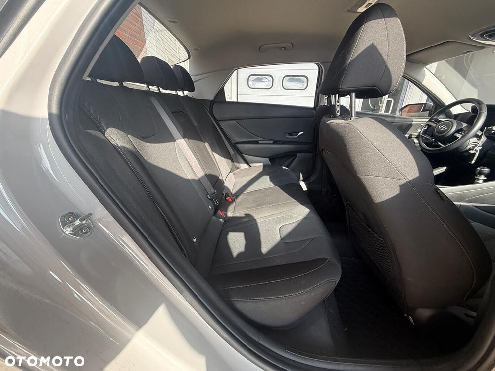 Hyundai Elantra - 13