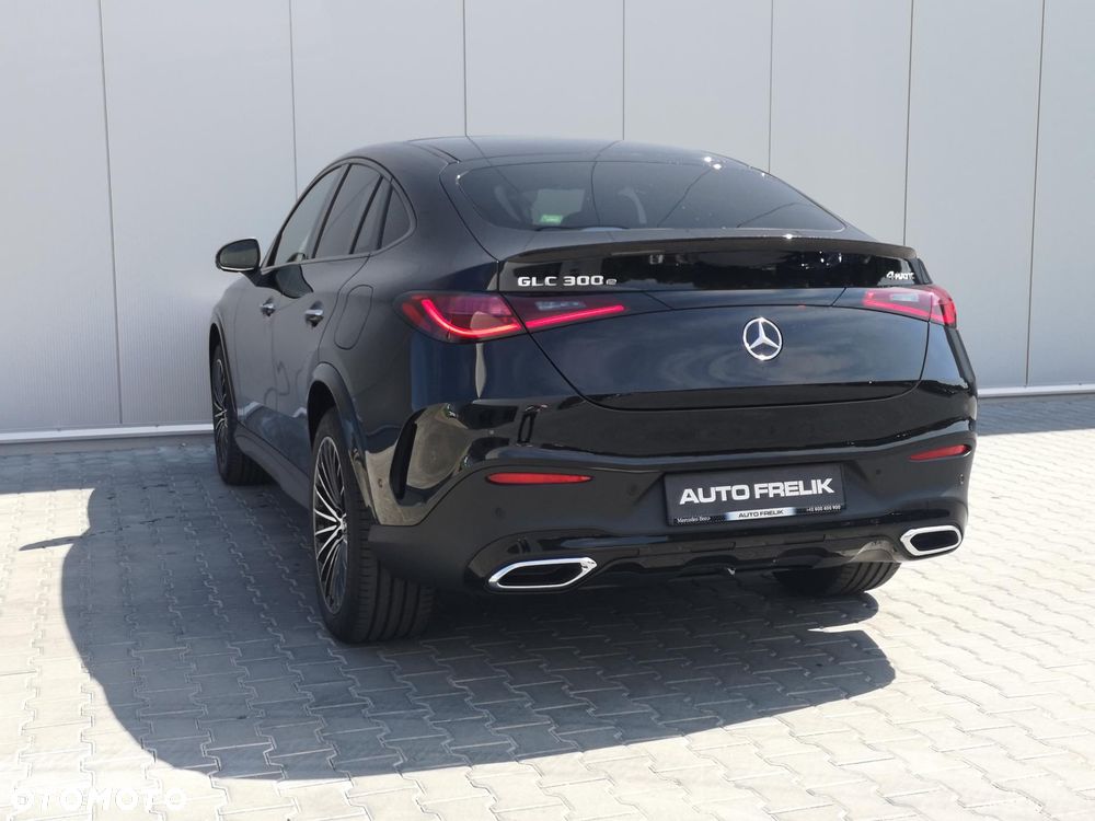 Mercedes-Benz GLC 300 e PHEV 4-Matic AMG Line - 11