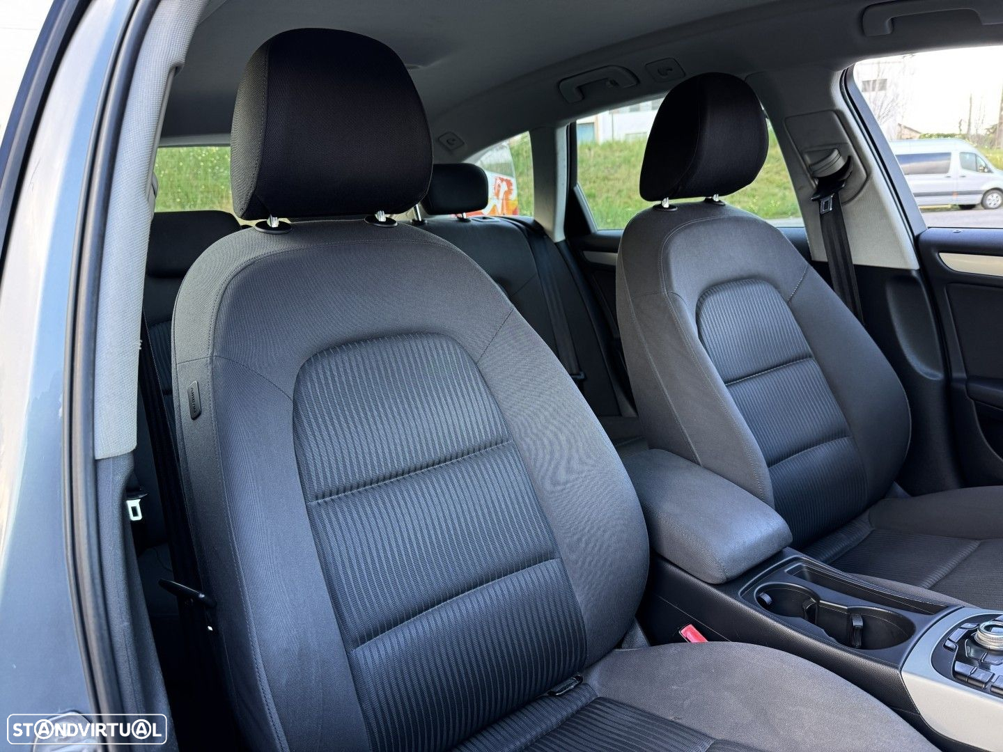 Audi A4 Avant 2.0 TDI exclusive - 25