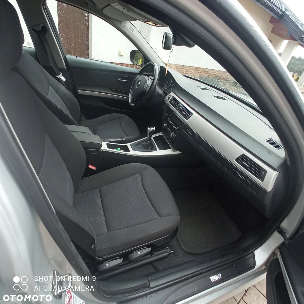 BMW Seria 3 318d - 15