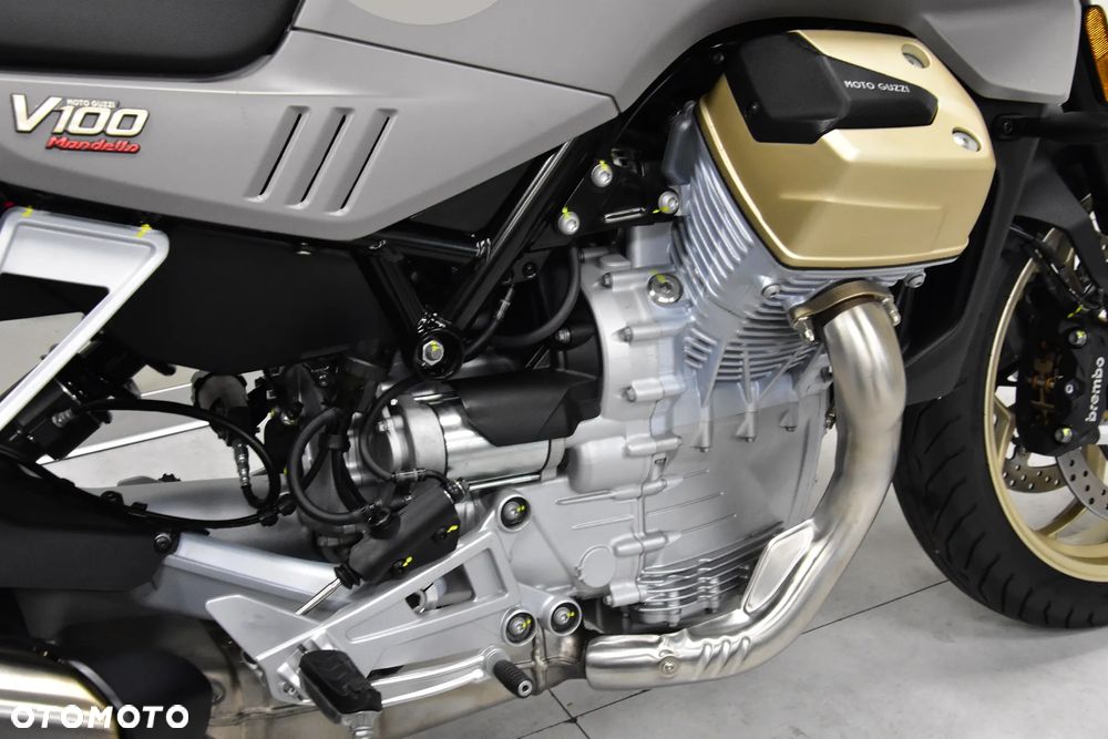 Moto Guzzi V100 Mandello - 31