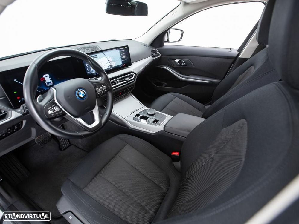 BMW 320 e Pack Essence Auto - 9