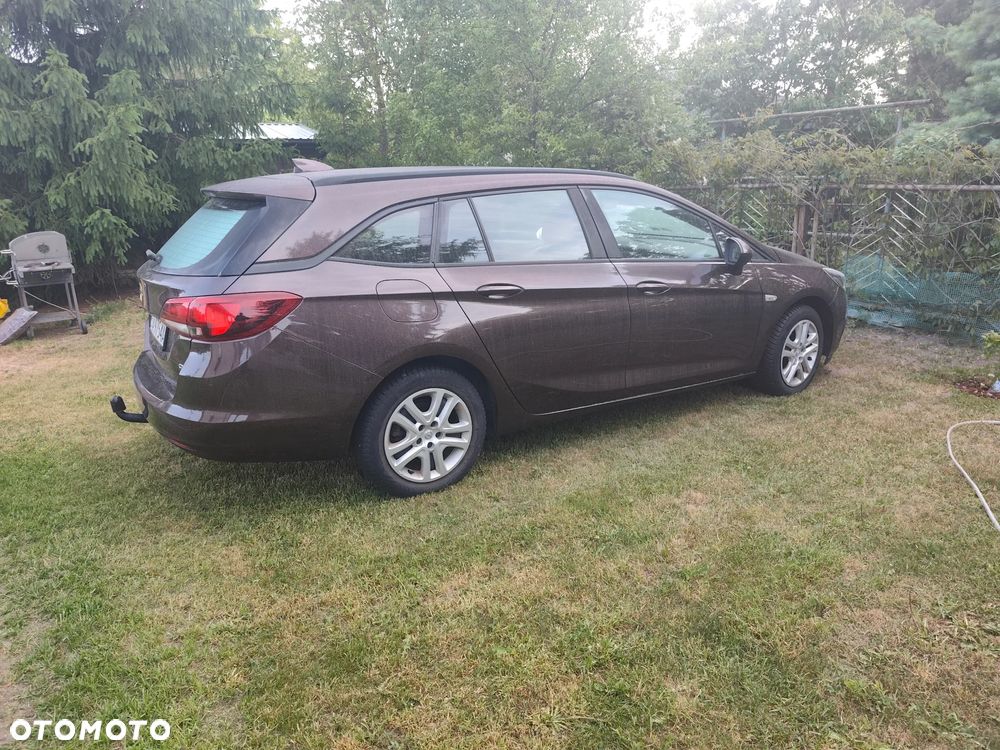 Opel Astra 1.6 CDTI Sport - 1