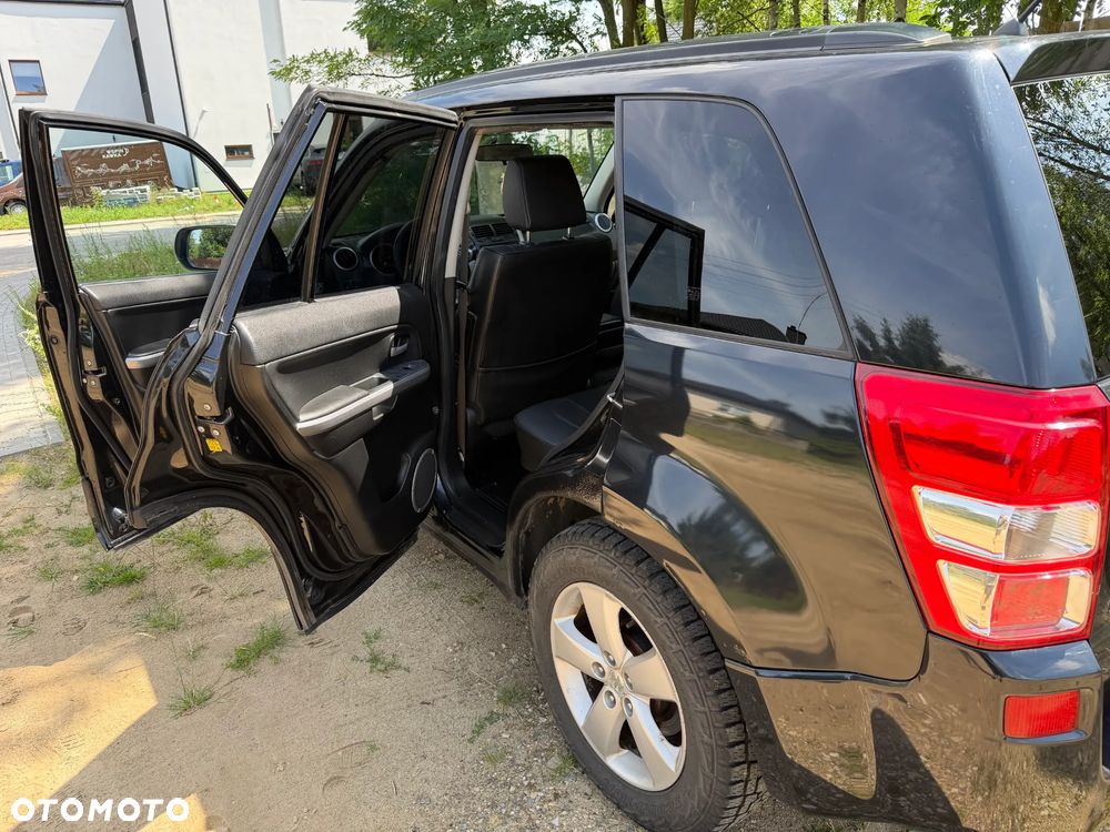 Suzuki Grand Vitara 2.4 De Luxe - 10