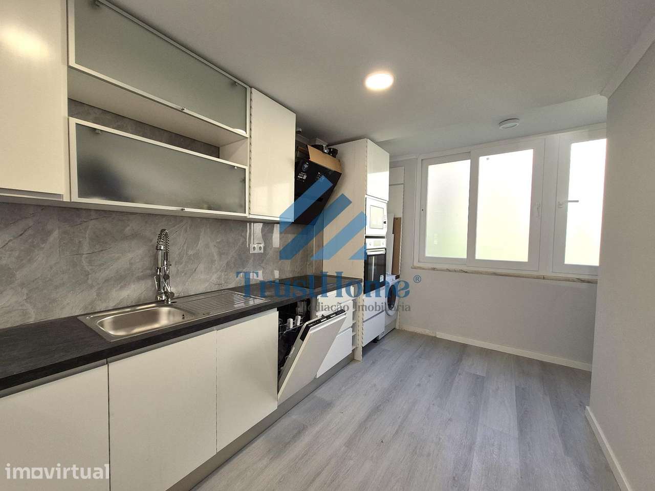 T2 Remodelado em Benfica Lisboa - Grande imagem: 2/29
