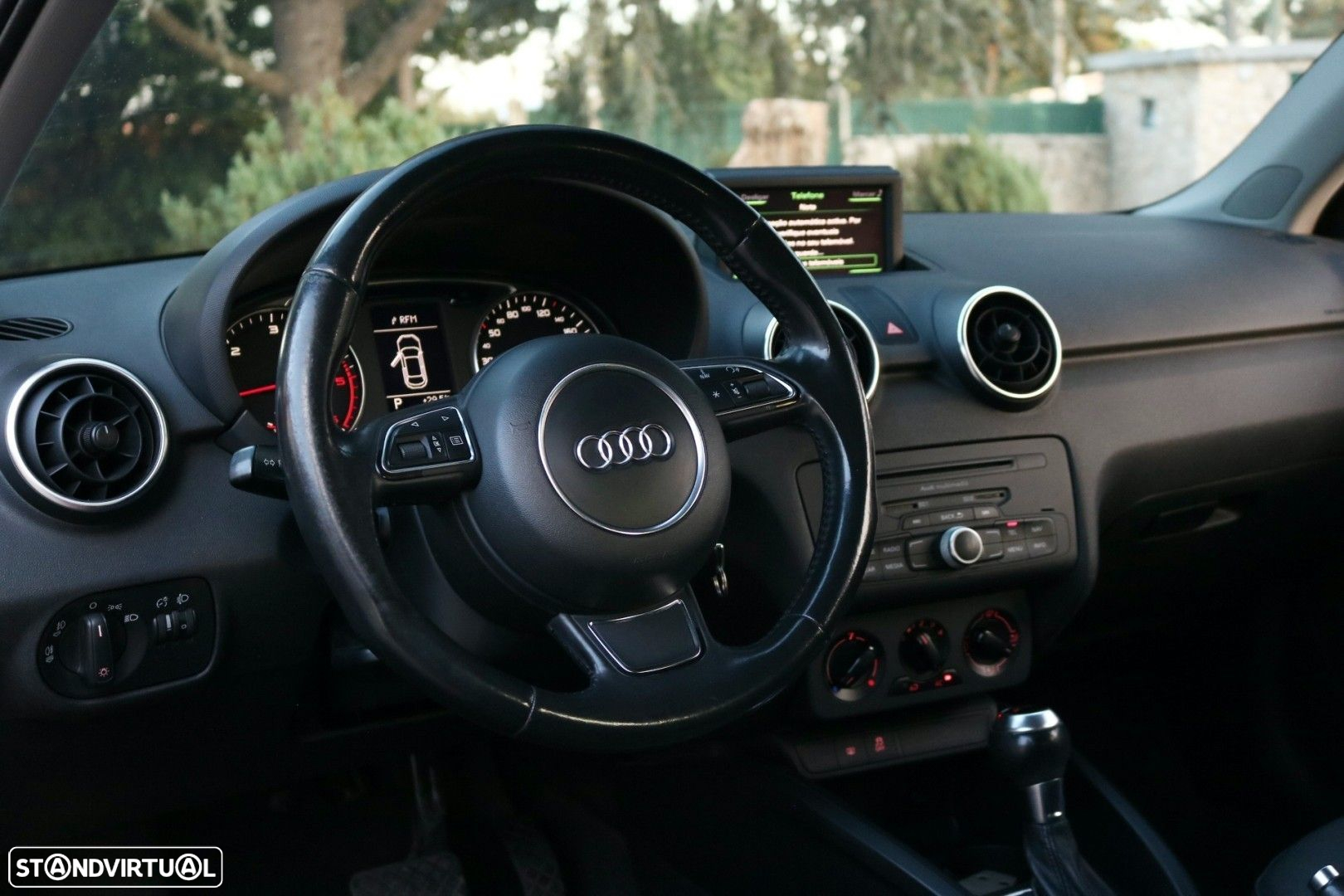 Audi A1 1.6 TDI Advance S-Tronic - 6