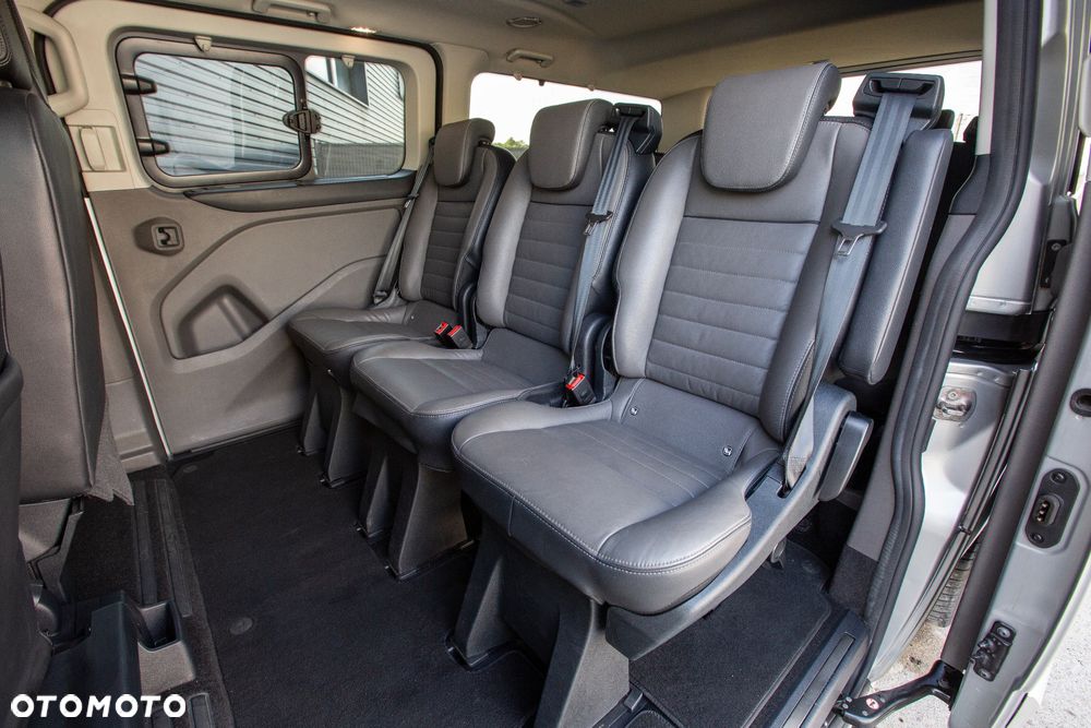 Ford Tourneo Custom - 8
