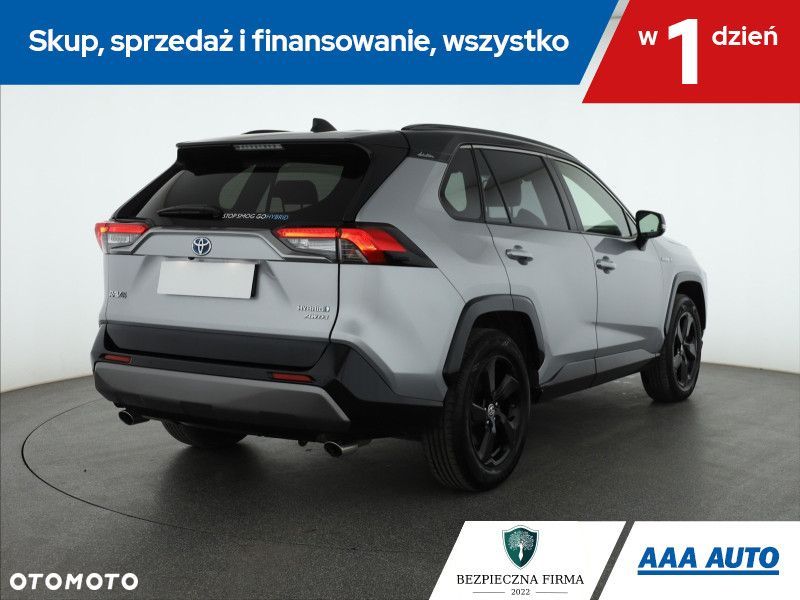 Toyota RAV4 - 6