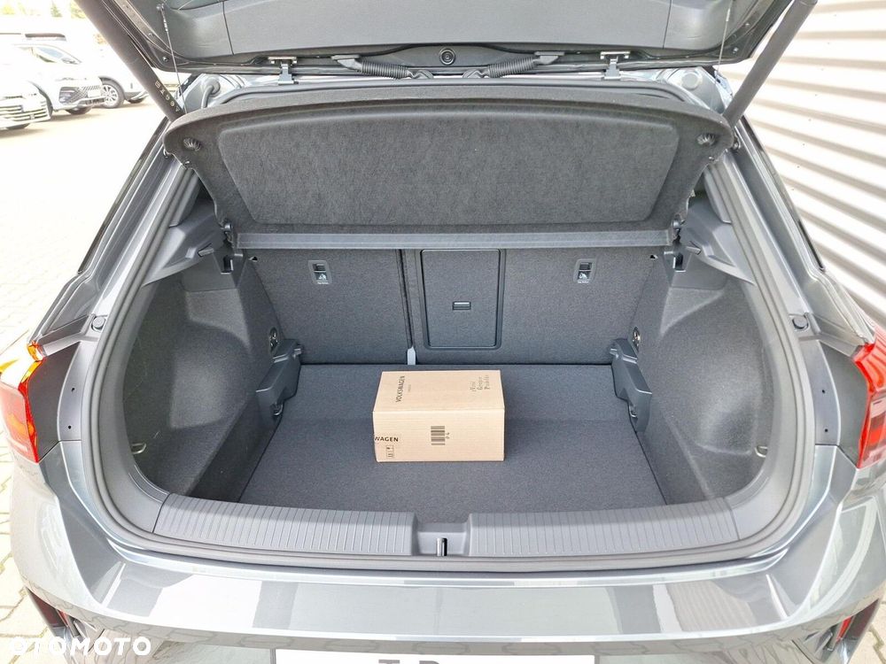 Volkswagen T-Roc - 17