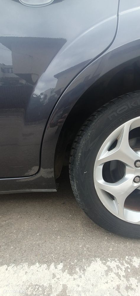 Ford Focus 1.6i Ghia - 7