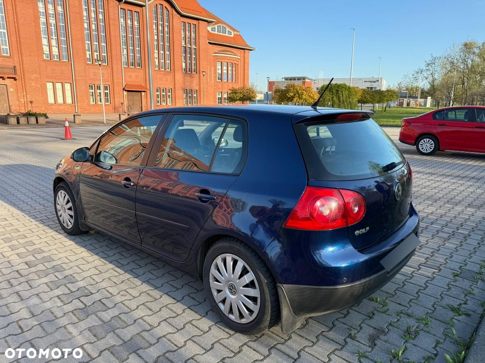 Volkswagen Golf 1.6 FSI Trendline - 7