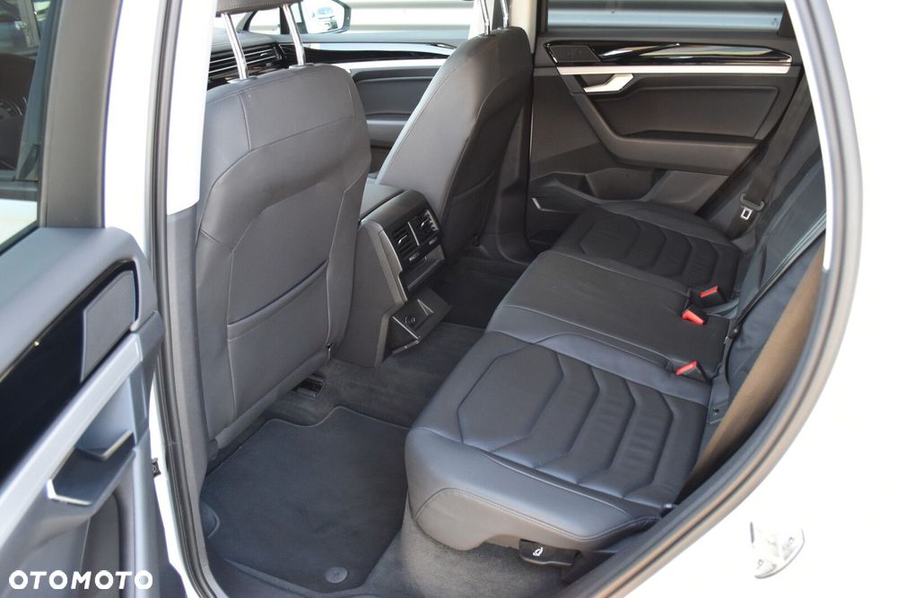 Volkswagen Touareg - 35