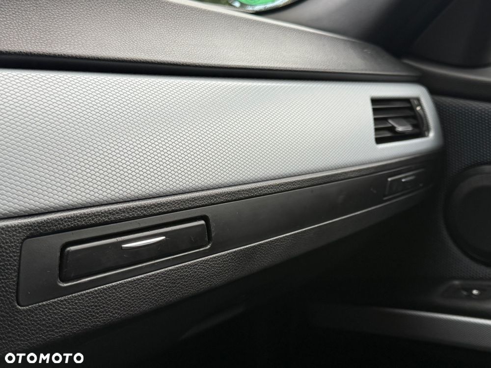 BMW Seria 3 320d - 15