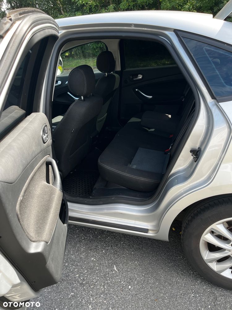 Ford Mondeo 2.0 TDCi Ghia - 5