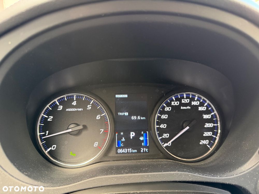 Mitsubishi Outlander 2.0 Instyle + 4WD CVT - 28